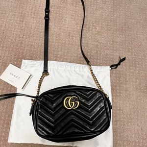 Gucci marmont black  crossbody bag